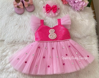 Robe en tulle à sequins fuchsia faite main : tenue pour une séance photo d'anniversaire