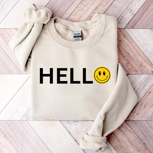 Hej tröja, söt hej t-shirt, rolig t-shirt present till honom, hej skolan, hej hej, hej bebis present, söt t-shirt present till henne