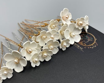 Pearl Petals: Set of 10 Hair Pins with Freshwater Pearls & White Floral Accents, Bridal Headpiece with Flowers in Gold/Silver, Gift for Her