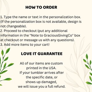 Puede incluir: Gr&aacute;fico color crema con texto: "HOW TO ORDER" e instrucciones de personalizaci&oacute;n. Incluye detalles de "LOVE IT GUARANTEE" sobre impresi&oacute;n personalizada en EE. UU. y pol&iacute;tica de reembolso. Acentos decorativos de hojas verdes.
