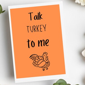 Talk Turkey To Me, Tarjeta de felicitación de Halloween, Tarjeta de felicitación de Halloween personalizada, De nuestra familia a la tuya