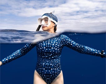 Whale Shark Rashguard Crop Top for SCUBA Diver Women Rash Guard Snorkel Beach Outfit Ideas
