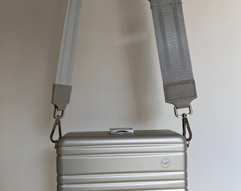 Aluminum crossbody airline bag with grooves