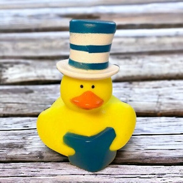 Book Club Dr. Seuss Rubber Duck - Cruise Ducks - Ducky - Kids Toys - Bath Toys - Quack