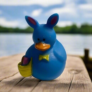 MINI Blue Easter Bunny Rubber Duck Cruise Ducks Kids Bath Toy Stress Relief Debugging Rubber Ducky Ducking Birthday Gifts Duck of the Month
