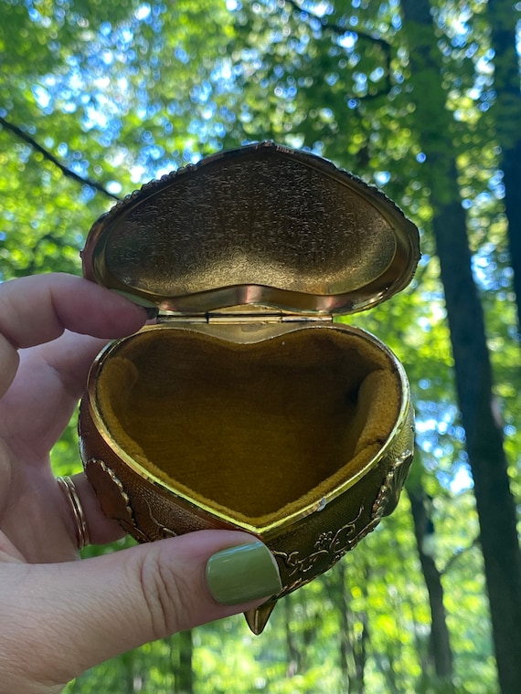 Vintage Heart Trinket Box Golden Flowers Jewelry … - image 3