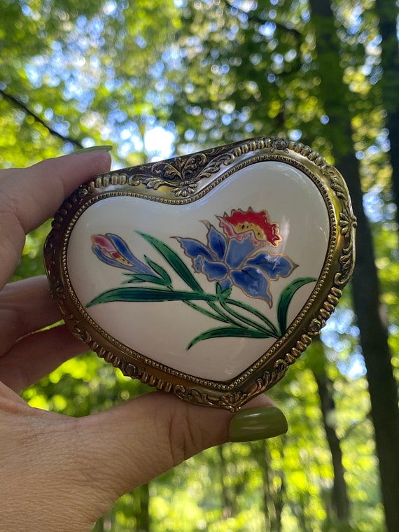 Vintage Heart Trinket Box Golden Flowers Jewelry … - image 1