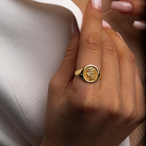 Custom Gold Signet Ring with Birth Flower and Sunflower, Personalized Pinky Ring for Women Floral Jewelry image 2