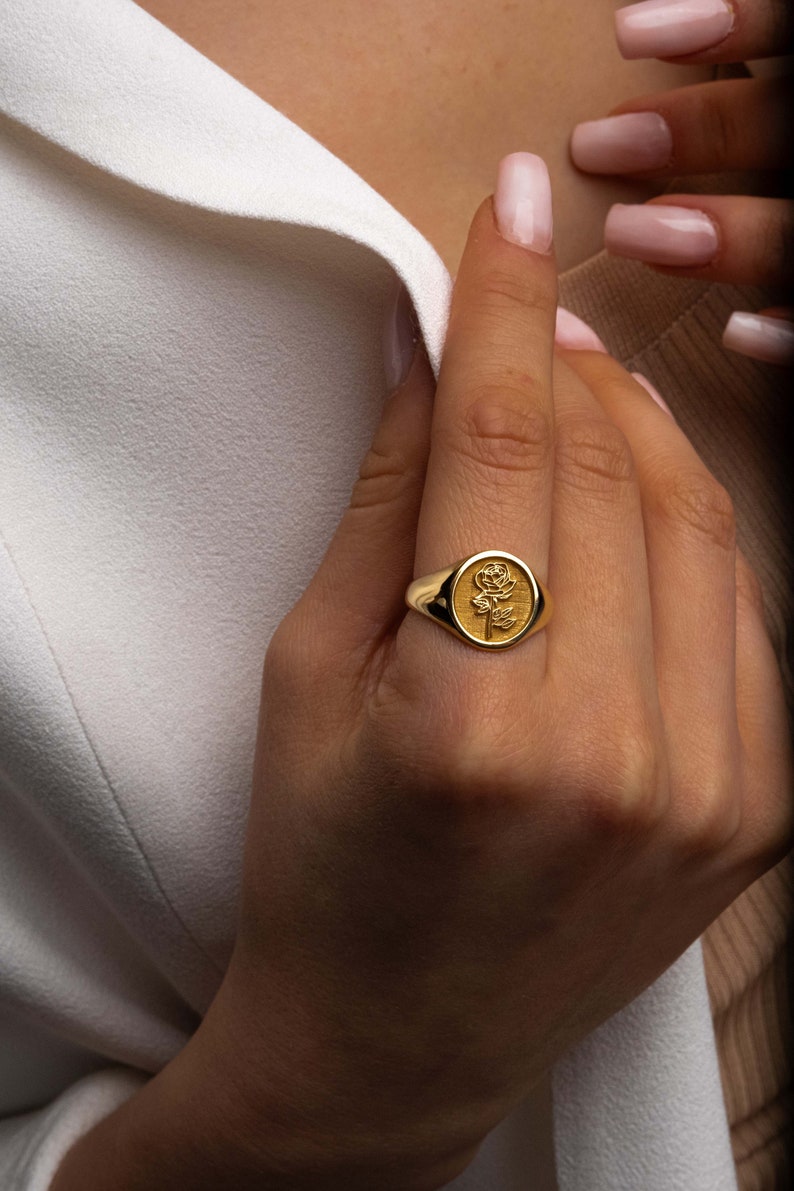 Custom Gold Signet Ring with Birth Flower and Sunflower, Personalized Pinky Ring for Women Floral Jewelry image 2