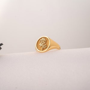 Custom Gold Signet Ring with Birth Flower and Sunflower, Personalized Pinky Ring for Women Floral Jewelry image 6