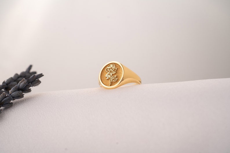 Custom Gold Signet Ring with Birth Flower and Sunflower, Personalized Pinky Ring for Women Floral Jewelry image 6