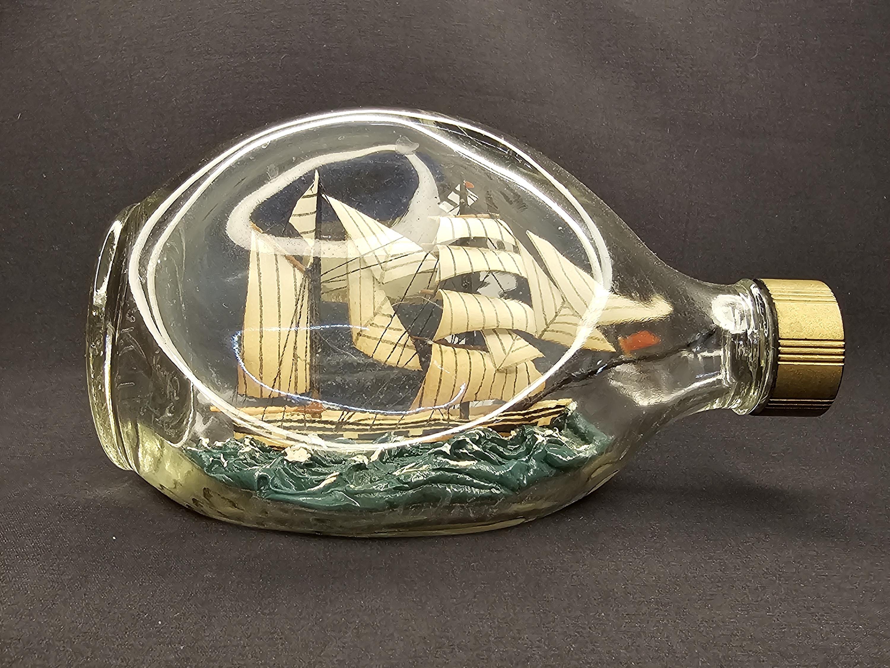 Dimple Haig Glass Bottle - Etsy Canada