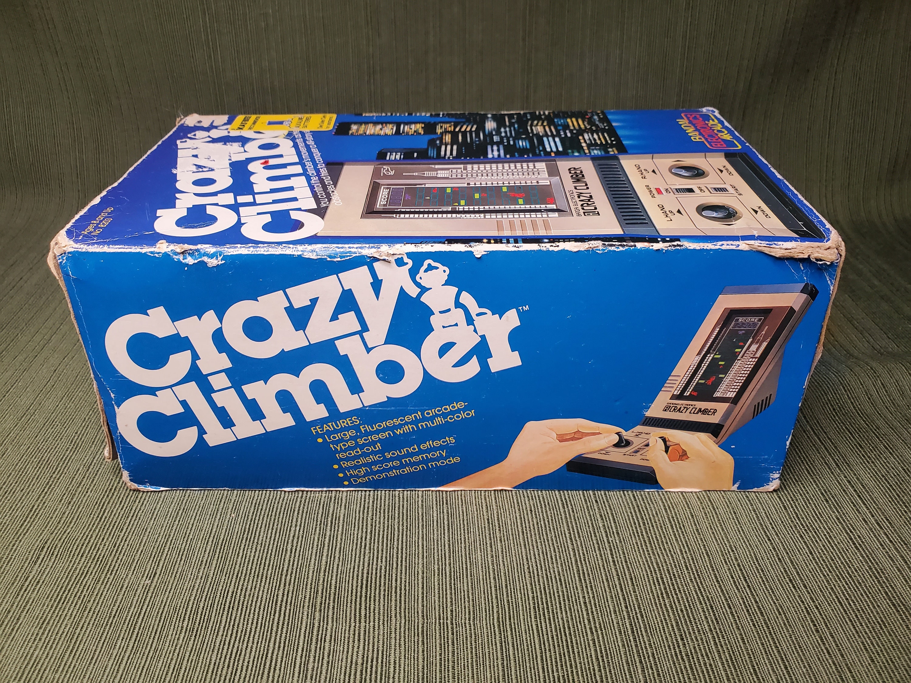 Vintage 1981 Bandai Electronics CRAZY CLIMBER Handheld Video Game