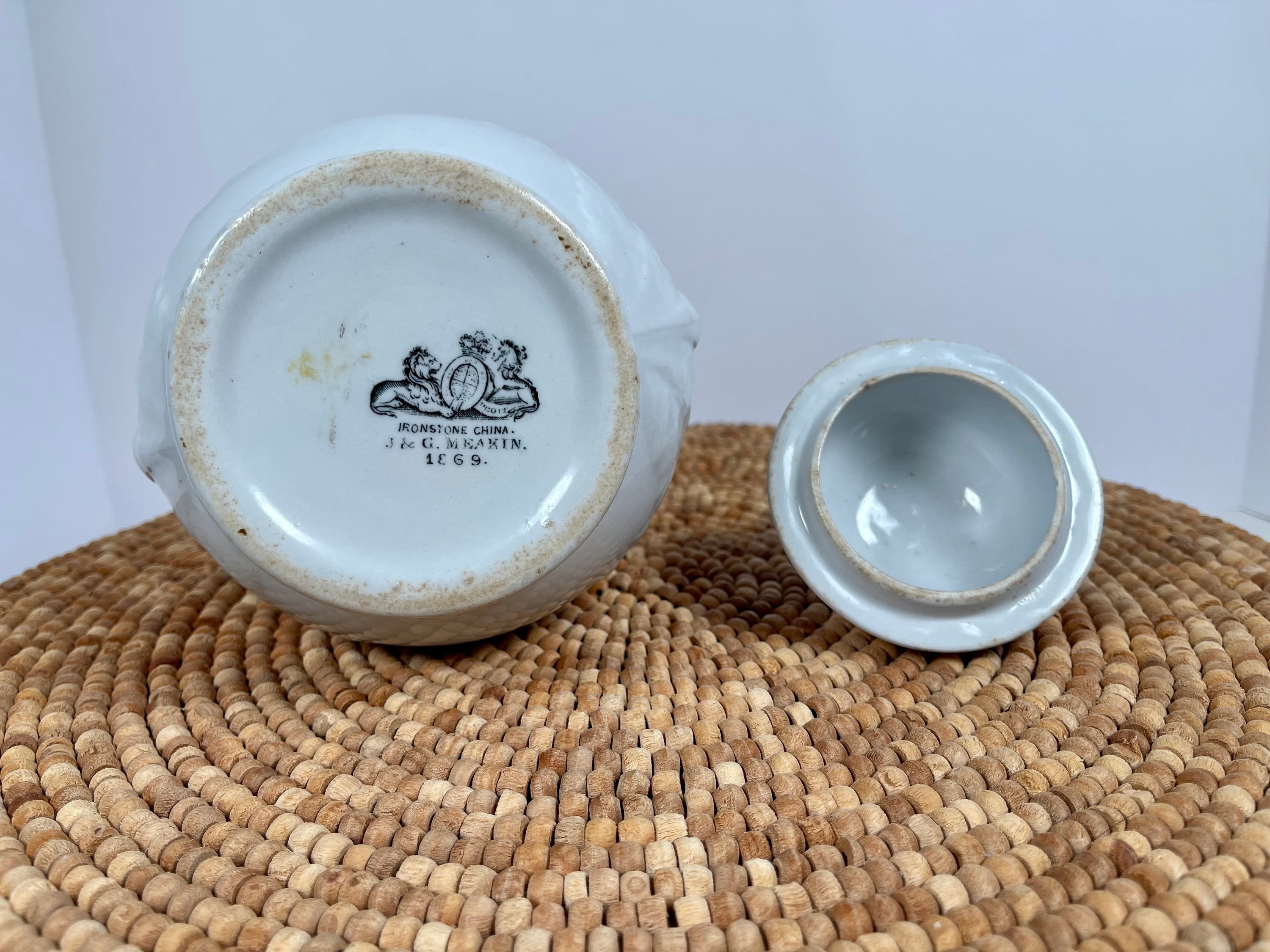 J&G Meakin England 蓋付きボウル Vintage J&G Meakin England Classic White Sugar Bowl with Lid