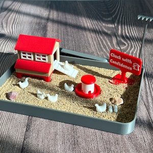 Miniaturowy ogródek Zen z kurczakiem - akcesorium na biurko do łagodzenia stresu, zestaw do ogrodu piaskowego, dekoracja biurka Zen Garden, kurnik, prezenty do dekoracji domu wiejskiego