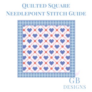 Op de afbeelding: Een borduurpatroon voor een gestikt vierkant met een patroon van blauwe harten, rode vierkanten en roze lijnen op een witte achtergrond. Het vierkant is omgeven door een blauwe en witte ruitjesrand.