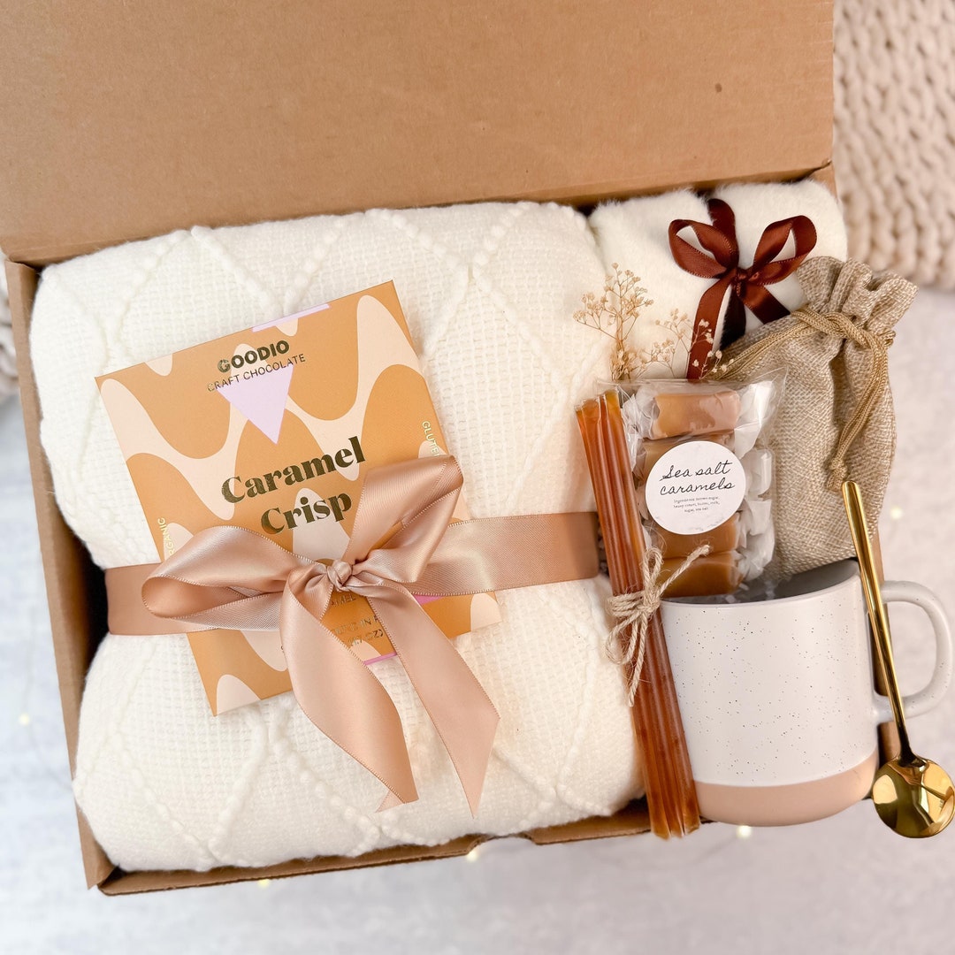 Cheer up Gift Basket, Natural Care Package, Recovery Gift Box main image 1