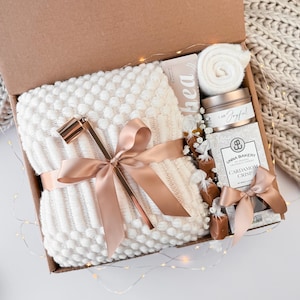 Hug in a Box, Spring care package, Self care gift box, Mother's gift, Birthday gift box, Spa gift, Gift box for her idea, Hygge gift basket