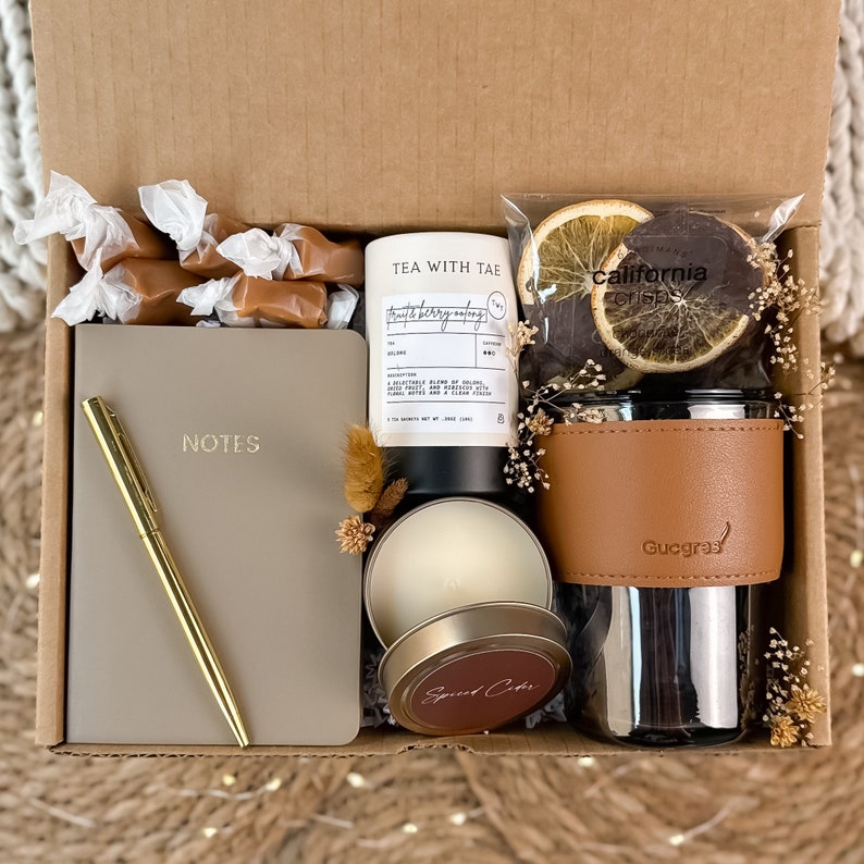 Gift box idea, Buy a gift, Thank you gift box, Corporate gifts, Thinking of you gift, Recovery gift box, Hygge gift basket, Gift for woman, Birthday gift idea, Wedding gift, Self care gift box, Care package for her, Personalized gift idea, Gift box