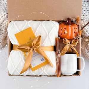 Fall Hygge Gift Box for Women: Cozy Autumn Care Package