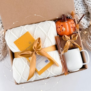 Hygge Fall Gift Box: Throw Blanket, Mug & Pumpkin