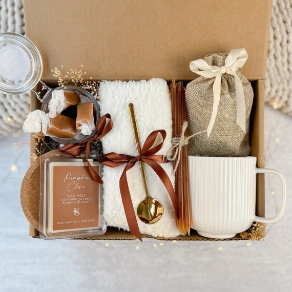 Hygge Fall Gift Box: Cozy Socks, Mug & Pumpkin Wax Melt