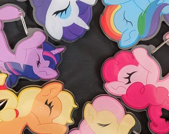 Llaveros con mosquetón de acrílico de MLP – Mane Six (4" con ganchos)