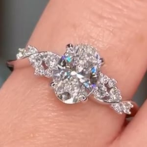 2 Carat Oval  Cluster Engagement Ring 14K Gold Unique Wedding Rings Oval Cluster Moissanite Diamond Rings Women Promise Ring Gift For Women