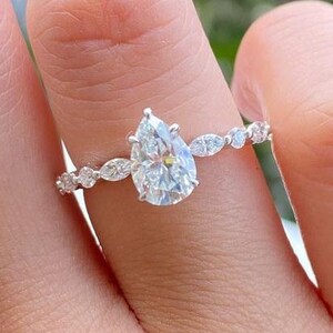 2CT Pear Cut Moissanite Diamond Ring Pear Hidden Halo Engagement Ring 14K Gold Wedding Ring For Women Teardrop Ring Anniversary Ring For Her