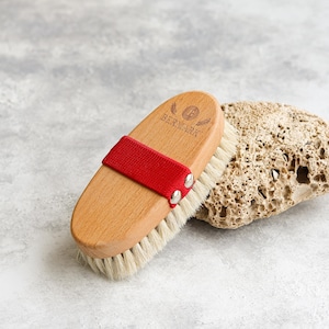 Natural Horsehair Cellulite Brush - Firm Bristles for Cellulite Reduction - Exfoliating and Massaging Body Brush - Eco-Friendly, Handmade