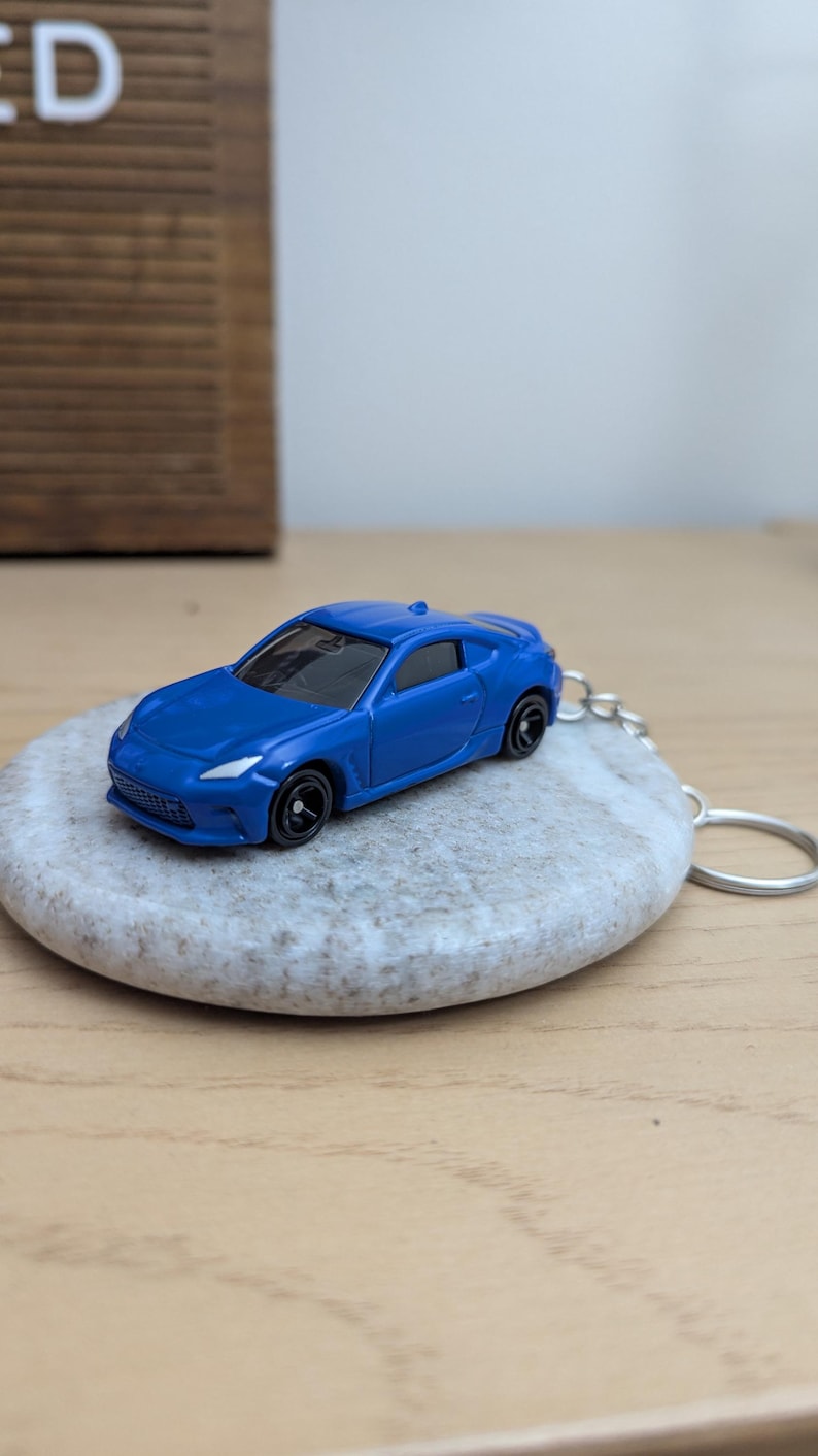 Custom keychain fit toyota GR86 custom painted blue