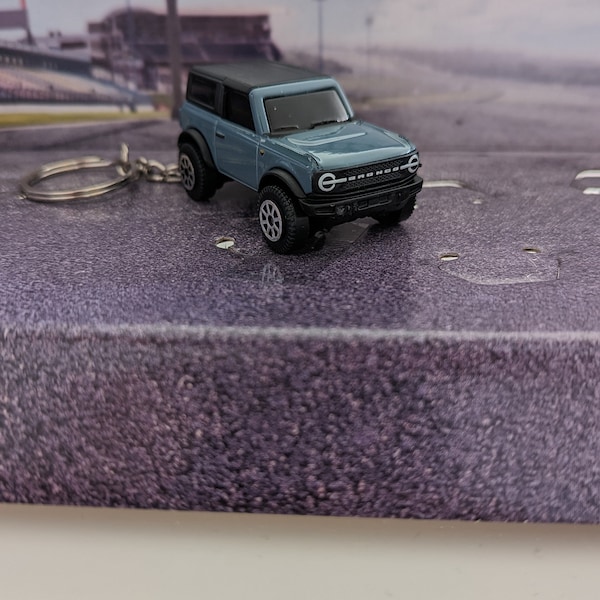 Custom Ford bronco keychain