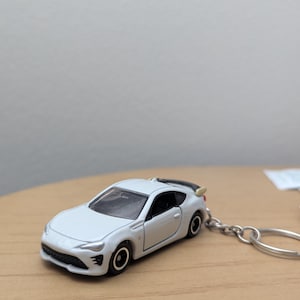 Custom keychain fit toyota GR86 white GT86
