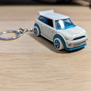 Mini Cooper Keychain 