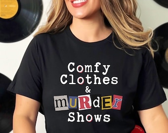 Ropa cómoda y programas de asesinatos, divertida camiseta unisex de Halloween, camisa de crimen verdadero, camiseta de programa de crimen Mercancía de podcast de crimen verdadero, adicto al crimen lindo