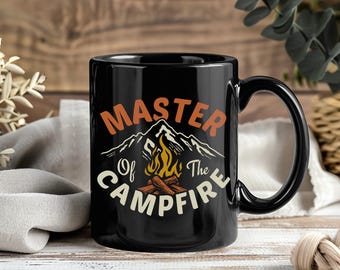 Lustiger Outdoor Camping Becher für Männer Frauen Meister der Lagerfeuer Kaffeetasse Teebecher Perfektes Geschenk für Wanderliebhaber Vintage Camping Freunde Familie