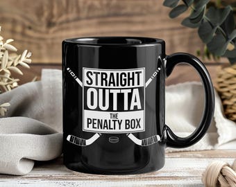 Tazza "Straight Outta Penalty Box", divertente gioco di parole sull'hockey su ghiaccio, stoviglie, umorismo da pista, giocatore, tifoso, tazza da caffè, regalo per il giorno della partita, stile sportivo
