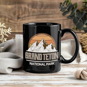 Grand Teton National Park Mug – Vintage Retro Coffee Cup Tea Mugs US Wyoming Mountains Gift for National Park Lovers Hiking Camping Outdoor