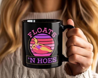 Floats And Hoes mugg rolig flodfloat slanggåva för sommarfloat resa sjöfest kanot kajakälskare forsränning semester dryckesmugg