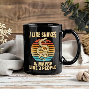 Jag gillar ormar och kanske 3 personer mugg rolig reptilälskare retro kaffekopp present keramik