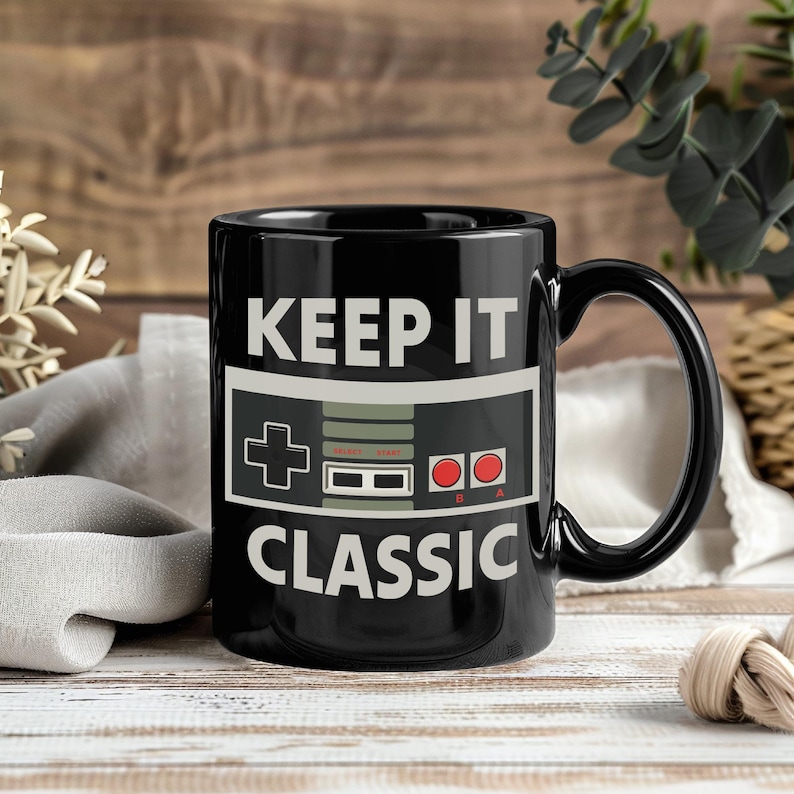 Taza con diseño de mando de Nintendo NES clásico, taza de café retro para gamers, vajilla vintage, regalo para fans de las consolas de la vieja escuela, estilo arcade. imagen 1