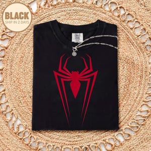 Vintage Spider-Man Comic Shirt, Retro Mcu Graphic Tee, PeterParker T-Shirt, Classic Superhero Shirt, Spiderman Gift for Him Bild 2