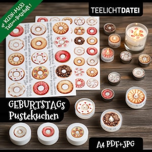 Puede incluir: Una colección de pegatinas y velas de té con temática de donuts. Las pegatinas presentan varios diseños de donuts con glaseados y coberturas coloridas. Las velas de té están en pequeños recipientes de metal y tarros de vidrio.