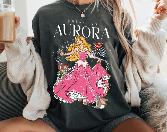 ディズニーリゾート　眠れる森の美女　オーロラ姫　Tシャツ ディズニー 眠れる森の美女 オーロラ コンフォートカラーシャツ