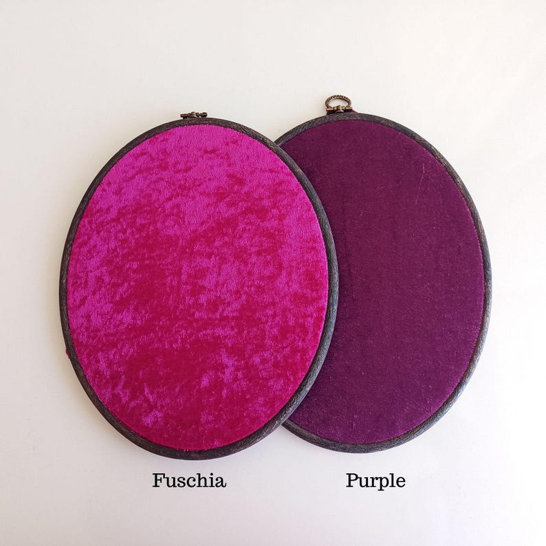 Bacheca ovale in velluto, espositore per spille smaltato, bacheca per collezione di spille, bacheca espositiva per spille, bacheca da parete, regalo per collezionisti di spille immagine 3
