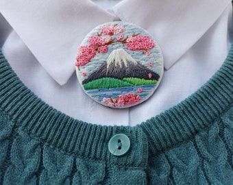 Mount Fuji, Embroidered Brooch, Landscape Embroidery, Handmade Accessory, Design Gift, Birthday Gift, Mount Fuji Brooch, Cultural Gift