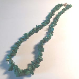 Vintage silver catch polished freeform malachite choker/necklace.
