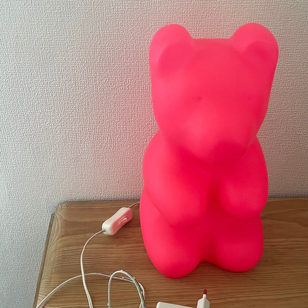 Lampe ours gelly bear Heico Egmont toys guimauve rose fluo table chevet déco