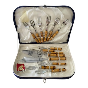 Stainless steel dessert cutlery set with bamboo handles | vintage mid-century | Mediterranean summer tableware | forks, knives, shovels, serving