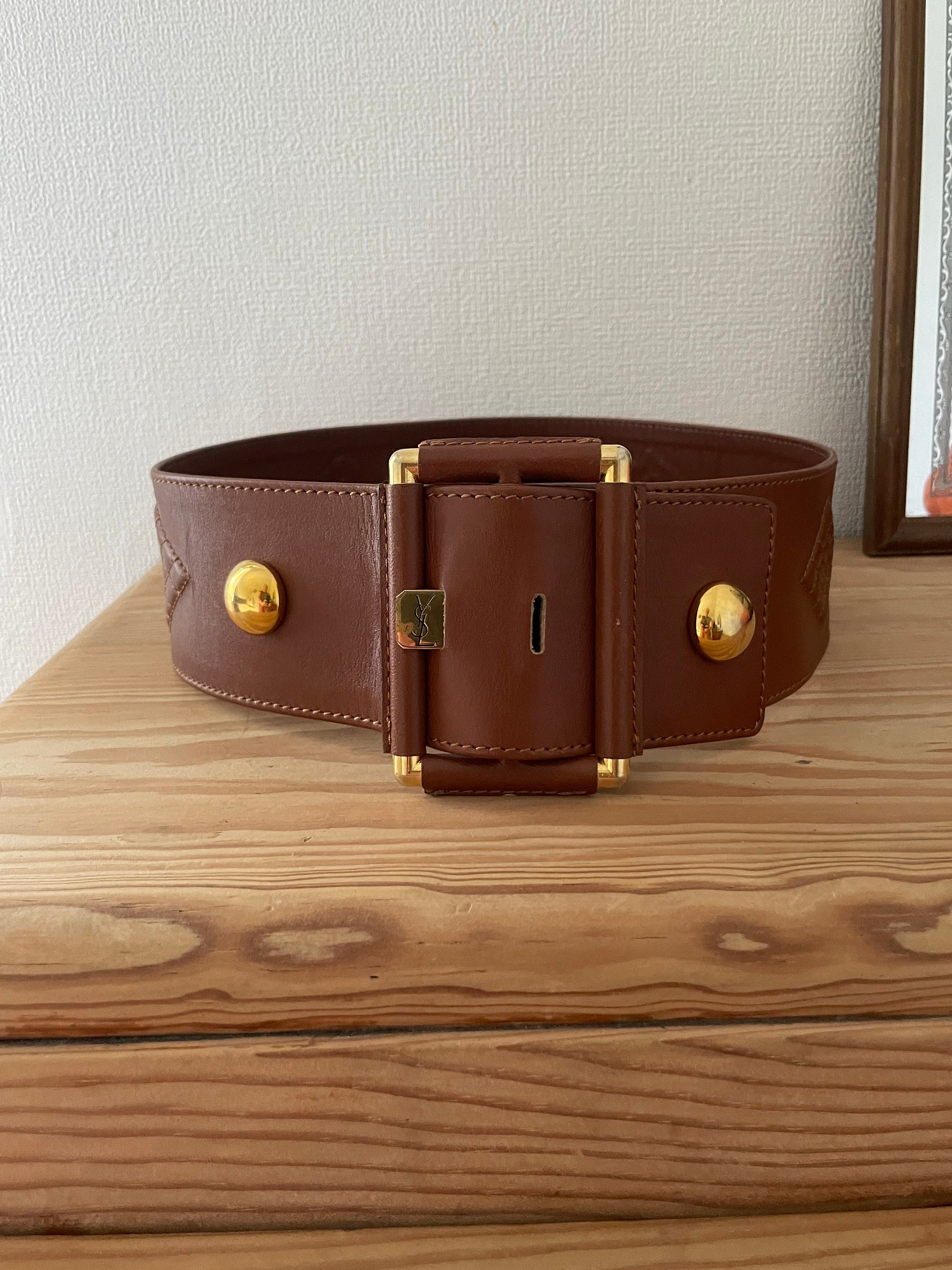 小物 Ysl studded leather belt Yves Saint Laurent Belt With Large Studded Leather and Gold